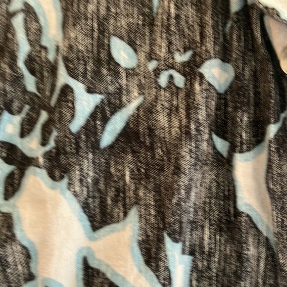 🏷5/25 inc medium shirt(box 2) - Picture 6 of 10